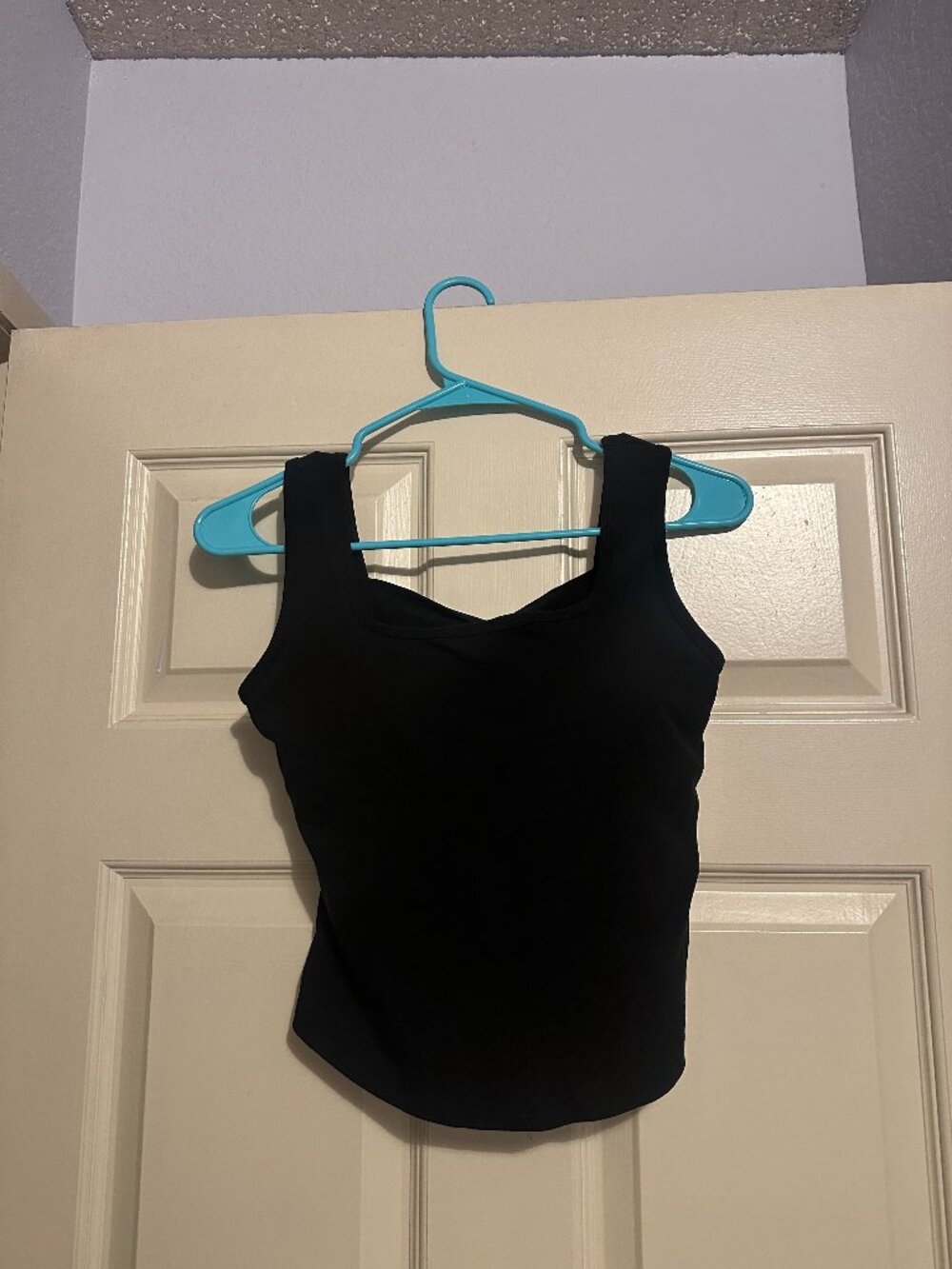 Dokotoo Black Cross Back Workout Tank - Size M